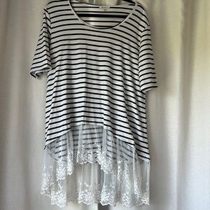 Women’s high-low tunic